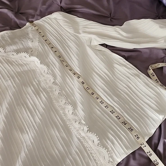 V-Neck Blouse, 2X, white, p2p 22,NWOT - Picture 7 of 9